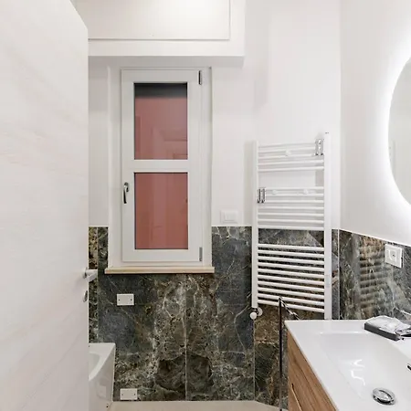 Appartement Modern In The Heart Of By Rd Domus *